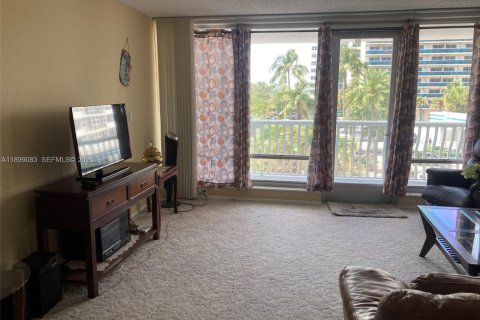 Condominio en alquiler en Fort Lauderdale, Florida, 2 dormitorios, 148.27 m2 № 2062467 - foto 18