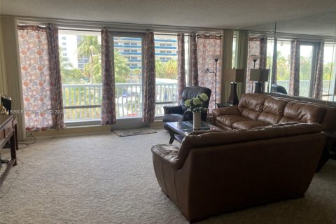 Condominio en alquiler en Fort Lauderdale, Florida, 2 dormitorios, 148.27 m2 № 2062467 - foto 16