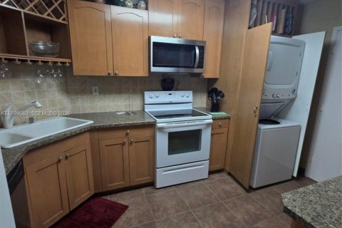 Condominio en alquiler en Fort Lauderdale, Florida, 2 dormitorios, 148.27 m2 № 2062467 - foto 9