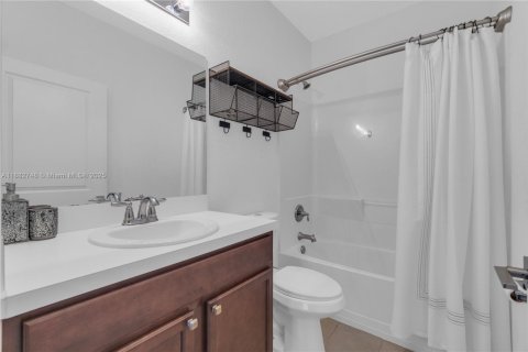 Adosado en venta en Lauderdale Lakes, Florida, 3 dormitorios, 136.94 m2 № 1932040 - foto 23