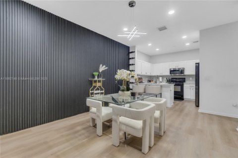 Adosado en venta en Lauderdale Lakes, Florida, 3 dormitorios, 136.94 m2 № 1932040 - foto 3