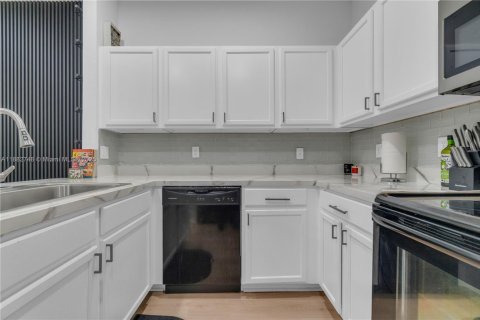 Adosado en venta en Lauderdale Lakes, Florida, 3 dormitorios, 136.94 m2 № 1932040 - foto 6