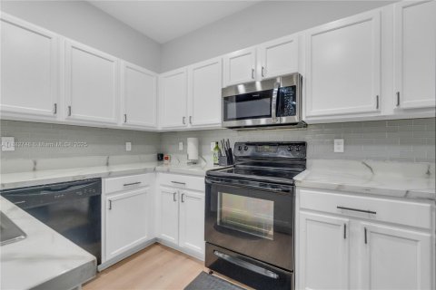 Adosado en venta en Lauderdale Lakes, Florida, 3 dormitorios, 136.94 m2 № 1932040 - foto 4