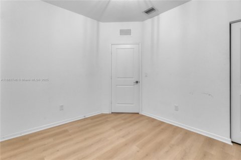 Adosado en venta en Lauderdale Lakes, Florida, 3 dormitorios, 136.94 m2 № 1932040 - foto 16