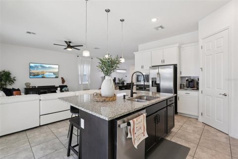 House in Apopka, Florida 4 bedrooms, 262.54 sq.m. № 1872942 - photo 14