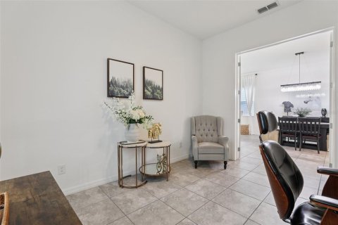 House in Apopka, Florida 4 bedrooms, 262.54 sq.m. № 1872942 - photo 7