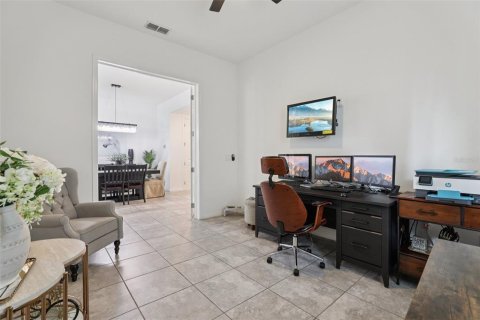 House in Apopka, Florida 4 bedrooms, 262.54 sq.m. № 1872942 - photo 19