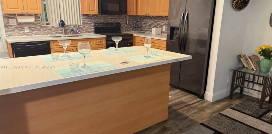 Casa en Hollywood, Florida 2 dormitorios, 74.32 m2 № 1922352