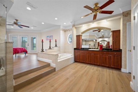 House in Spring Hill, Florida 5 bedrooms, 516.91 sq.m. № 2115713 - photo 26