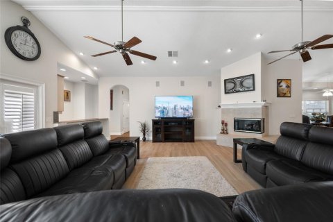 House in Spring Hill, Florida 5 bedrooms, 516.91 sq.m. № 2115713 - photo 29
