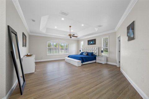 House in Spring Hill, Florida 5 bedrooms, 516.91 sq.m. № 2115713 - photo 19
