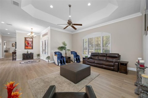 House in Spring Hill, Florida 5 bedrooms, 516.91 sq.m. № 2115713 - photo 13