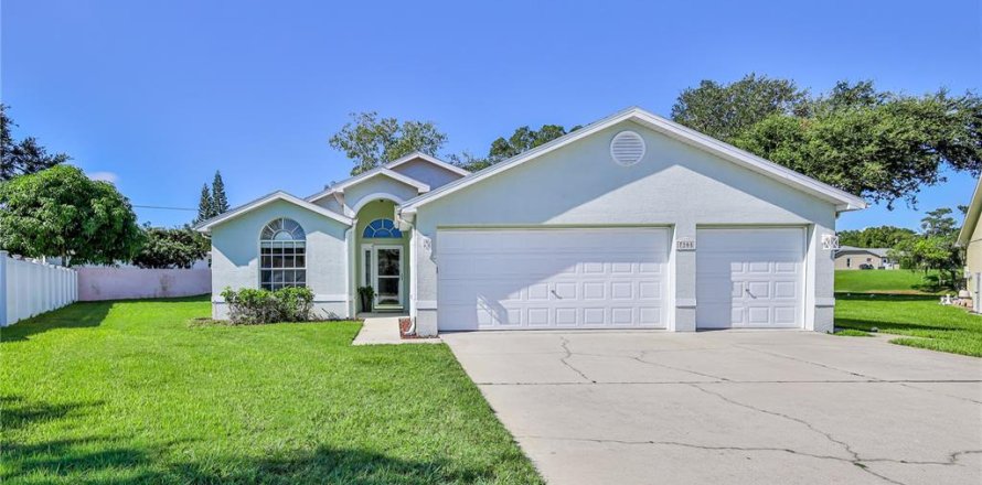 Casa en New Port Richey, Florida 3 dormitorios, 148.46 m2 № 2386523