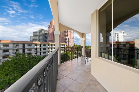 Condominio en venta en Fort Lauderdale, Florida, 2 dormitorios, 117.71 m2 № 2168014 - foto 15