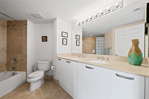 Condominio en venta en Fort Lauderdale, Florida, 2 dormitorios, 117.71 m2 № 2168014 - foto 30