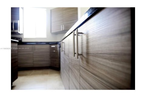 Copropriété à louer à Miramar, Floride: 3 chambres, 139.35 m2 № 1952121 - photo 4