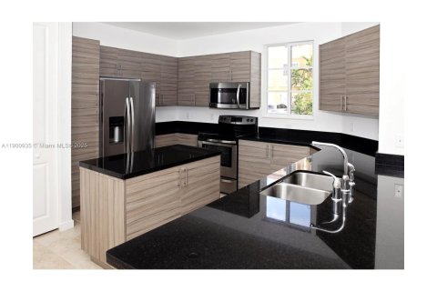 Copropriété à louer à Miramar, Floride: 3 chambres, 139.35 m2 № 1952121 - photo 3