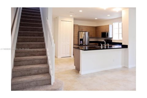 Copropriété à louer à Miramar, Floride: 3 chambres, 139.35 m2 № 1952121 - photo 2