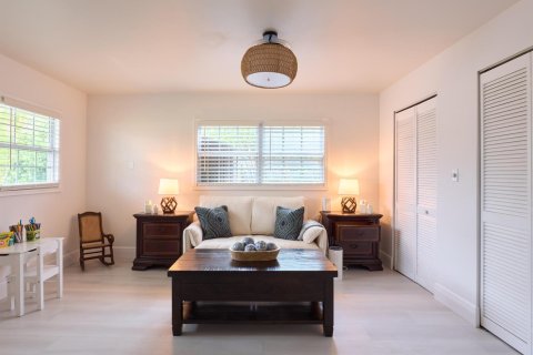 House in Jensen Beach, Florida 3 bedrooms, 137.31 sq.m. № 2260979 - photo 4