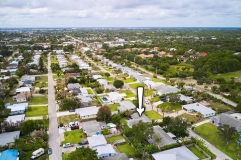 House in Jensen Beach, Florida 3 bedrooms, 137.31 sq.m. № 2260979 - photo 28