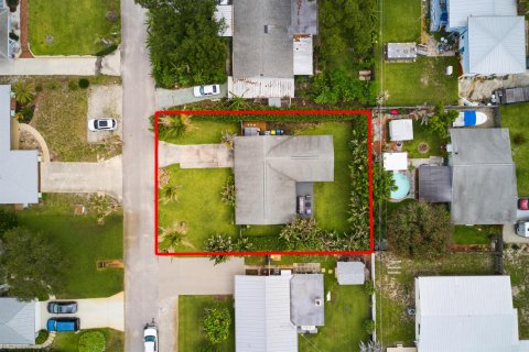 House in Jensen Beach, Florida 3 bedrooms, 137.31 sq.m. № 2260979 - photo 23