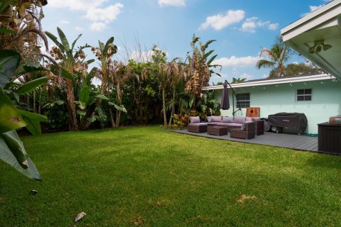 House in Jensen Beach, Florida 3 bedrooms, 137.31 sq.m. № 2260979 - photo 18
