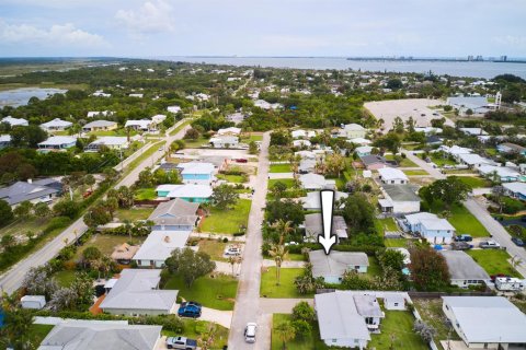 House in Jensen Beach, Florida 3 bedrooms, 137.31 sq.m. № 2260979 - photo 25