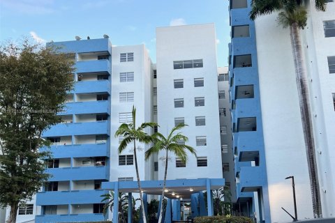 Copropriété à vendre à Miami, Floride: 1 chambre, 47.01 m2 № 1709092 - photo 1