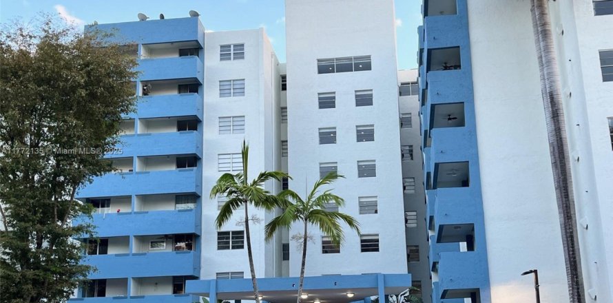 Condominio en Miami, Florida, 1 dormitorio № 1709092