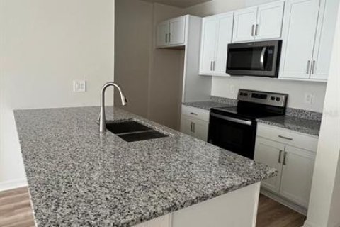 Townhouse in Davenport, Florida 3 bedrooms, 135.92 sq.m. № 2215309 - photo 6