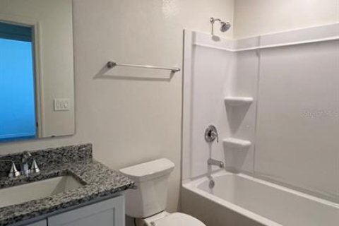 Townhouse in Davenport, Florida 3 bedrooms, 135.92 sq.m. № 2215309 - photo 14