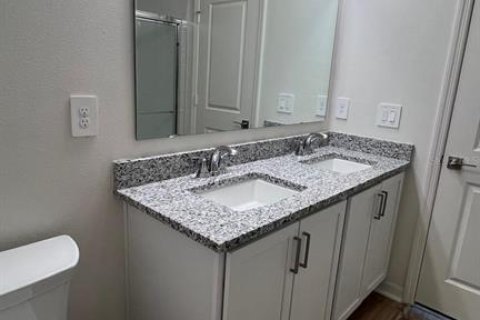 Townhouse in Davenport, Florida 3 bedrooms, 135.92 sq.m. № 2215309 - photo 12