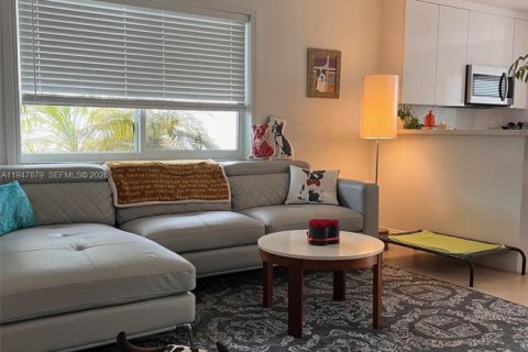 Villa ou maison à vendre à Hallandale Beach, Floride: 3 chambres, 128.21 m2 № 2004540 - photo 5