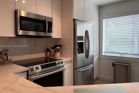 Villa ou maison à vendre à Hallandale Beach, Floride: 3 chambres, 128.21 m2 № 2004540 - photo 9