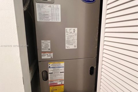 Villa ou maison à vendre à Hallandale Beach, Floride: 3 chambres, 128.21 m2 № 2004540 - photo 24