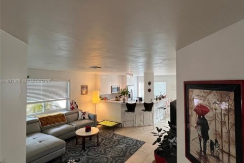 Villa ou maison à vendre à Hallandale Beach, Floride: 3 chambres, 128.21 m2 № 2004540 - photo 14