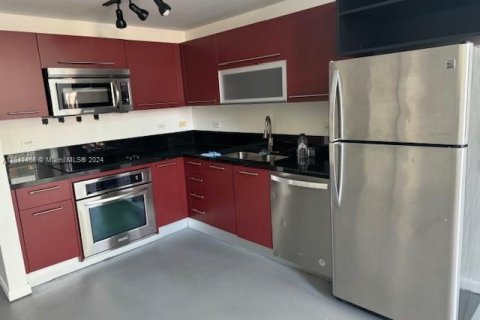 Condo in Miami, Florida, 1 bedroom  № 1863798 - photo 5