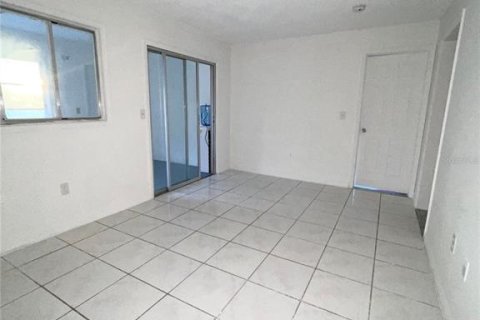 Propiedad comercial en venta en North Port, Florida, 8 dormitorios, 365.66 m2 № 1908033 - foto 11