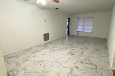 Propiedad comercial en venta en North Port, Florida, 8 dormitorios, 365.66 m2 № 1908033 - foto 3