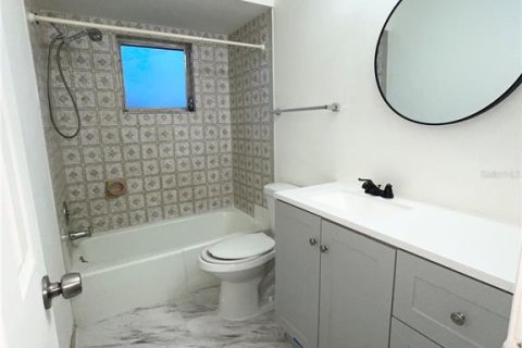 Propiedad comercial en venta en North Port, Florida, 8 dormitorios, 365.66 m2 № 1908033 - foto 9