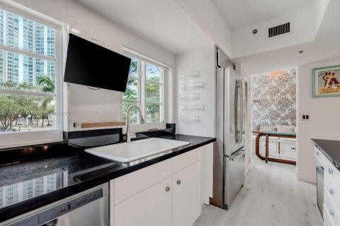 Copropriété à louer à Miami Beach, Floride: 3 chambres, 176.51 m2 № 1947439 - photo 6