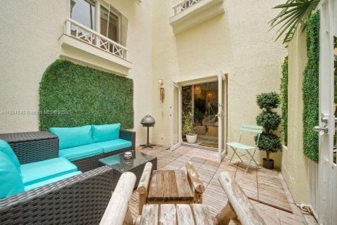 Copropriété à louer à Miami Beach, Floride: 3 chambres, 176.51 m2 № 1947439 - photo 15