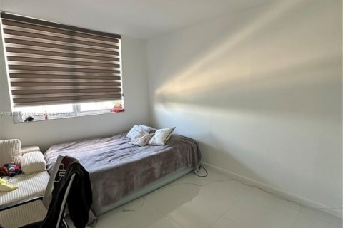 Copropriété à vendre à Sunny Isles Beach, Floride: 2 chambres, 113.34 m2 № 1935457 - photo 10