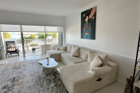 Copropriété à vendre à Sunny Isles Beach, Floride: 2 chambres, 113.34 m2 № 1935457 - photo 25