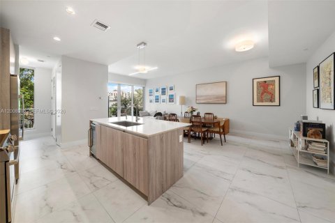 Condo in Miami, Florida, 3 bedrooms № 2074332 - photo 9