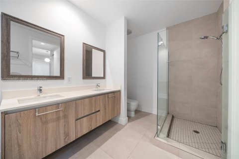 Condo in Miami, Florida, 3 bedrooms № 2074332 - photo 25