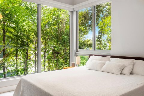 Condo in Miami, Florida, 3 bedrooms № 2074332 - photo 18