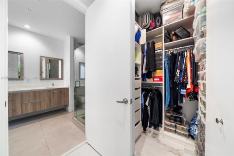 Condo in Miami, Florida, 3 bedrooms № 2074332 - photo 21
