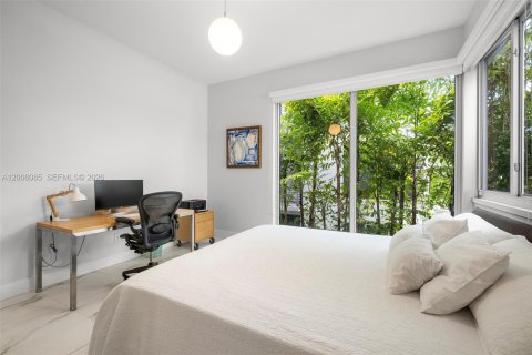 Condo in Miami, Florida, 3 bedrooms № 2074332 - photo 27