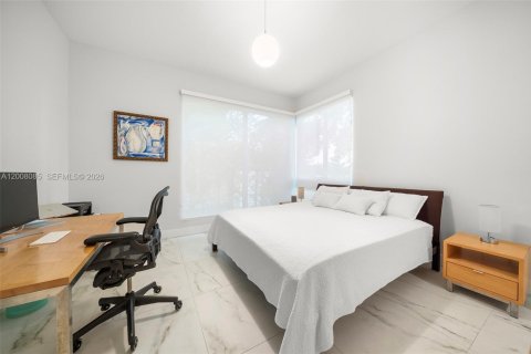 Condo in Miami, Florida, 3 bedrooms № 2074332 - photo 20